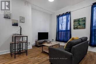 610 King St E in Hamilton, ON - Building Photo - Building Photo