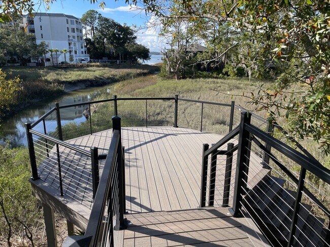 2003 Deer Island Rd in Hilton Head Island, SC - Building Photo - Building Photo