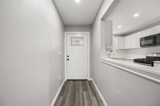 6327 Mardale Dr in Houston, TX - Building Photo - Building Photo