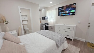 8414 N River Dune St in Tampa, FL - Building Photo - Building Photo