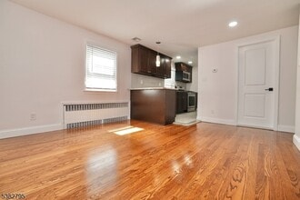 207 Franklin Ave in Belleville, NJ - Building Photo - Building Photo