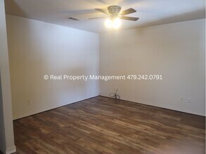 1243 Charles Dr in Van Buren, AR - Building Photo - Building Photo