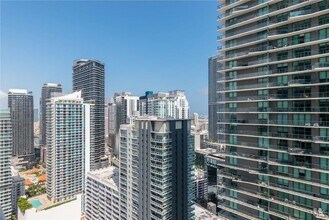 60 SW 13th St, Unit 3616 in Miami, FL - Building Photo - Building Photo