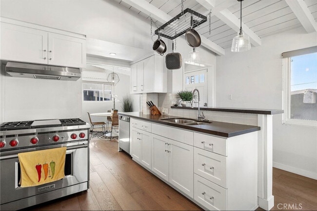 200 Moonstone St in Manhattan Beach, CA - Building Photo - Building Photo