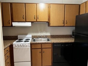 1500 Demere Rd in St. Simons Island, GA - Building Photo - Building Photo