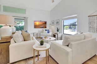 62 8th St in Bonita Springs, FL - Building Photo