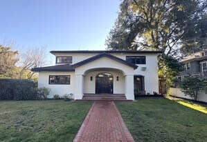 880 University Ave in Palo Alto, CA - Building Photo