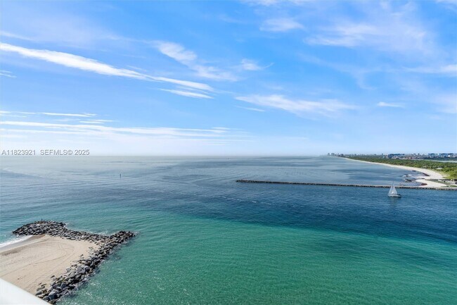 2200 S Ocean Ln in Fort Lauderdale, FL - Building Photo - Building Photo