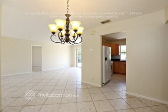 9331 NW 43rd St in Sunrise, FL - Foto de edificio - Building Photo