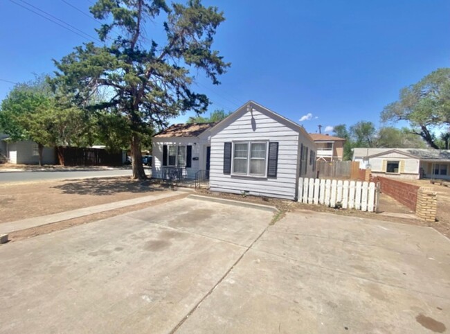 2324 28th St in Lubbock, TX - Building Photo - Building Photo