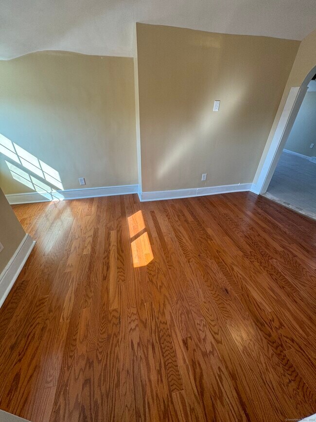 817 Albany Ave, Unit 3 in Hartford, CT - Building Photo - Building Photo