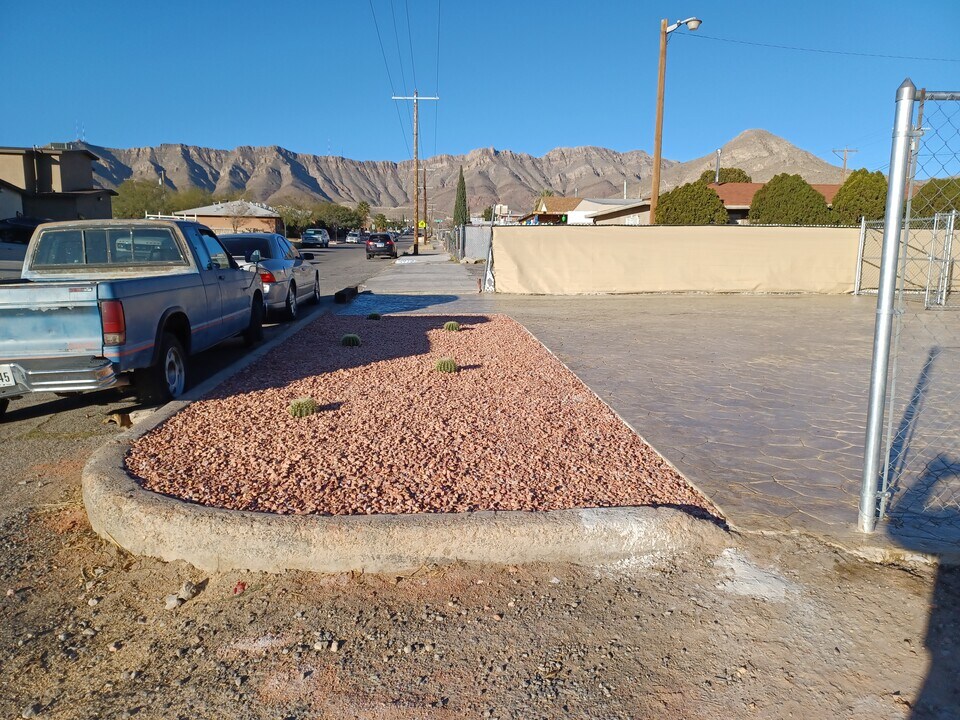 3919 Lincoln Ave, Unit 2 in El Paso, TX - Building Photo