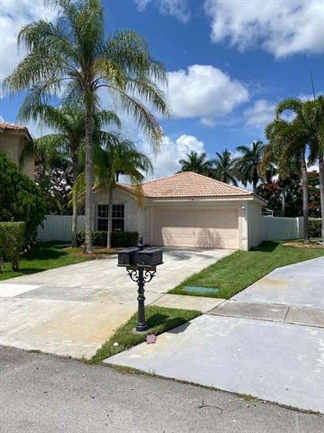 1968 SW 177th Ave in Miramar, FL - Building Photo - Building Photo
