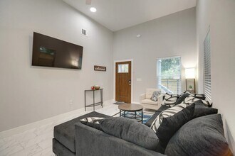 3523 Bain St in Houston, TX - Building Photo - Building Photo