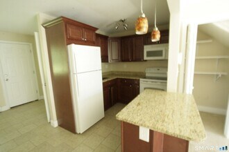 95 E Grand Ave, Unit 9 in New Haven, CT - Building Photo - Building Photo