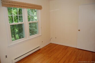 172 East Ave in New Canaan, CT - Building Photo - Building Photo