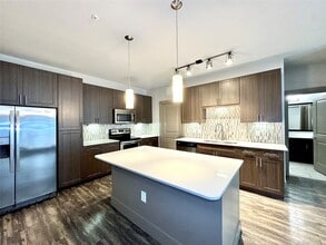 5454 Washington Ave in Houston, TX - Building Photo - Building Photo