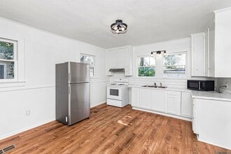 529 N Jefferson Ave in Port Allen, LA - Foto de edificio - Building Photo