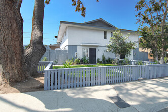 1250 W 9th St in Corona, CA - Foto de edificio - Building Photo