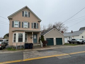 217 Pine St in Nashua, NH - Building Photo