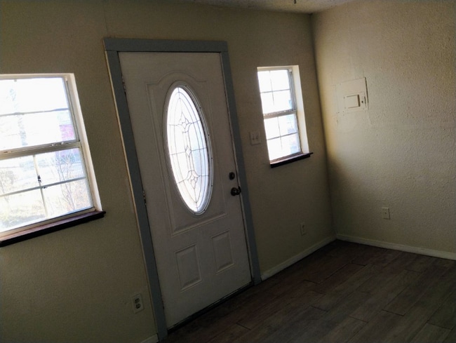 1311 Sanco St in San Antonio, TX - Foto de edificio - Building Photo