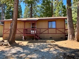 19945 L St in Twain Harte, CA - Building Photo