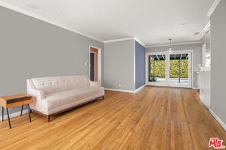 6218 Balcom Ave in Los Angeles, CA - Building Photo - Building Photo