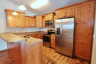 3111 8th St NE in Minot, ND - Building Photo - Building Photo