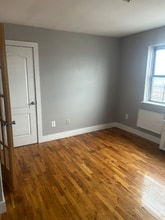 107 Van Cortlandt Park Ave-Unit -5E in Yonkers, NY - Building Photo - Building Photo