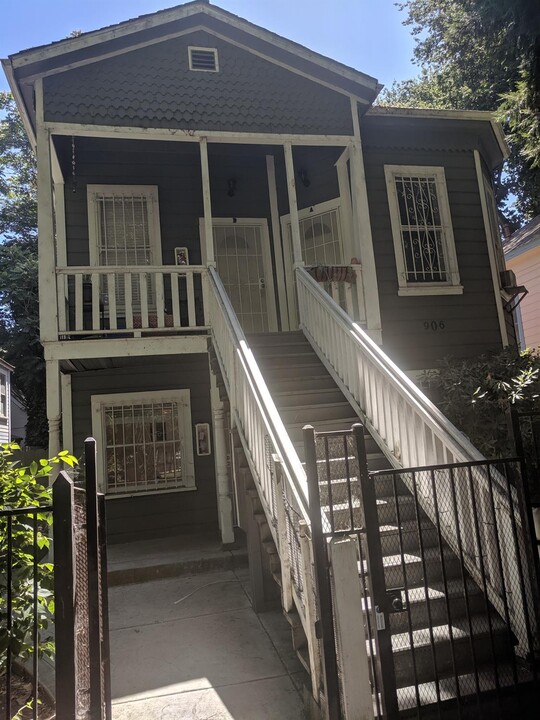 906 E St in Sacramento, CA - Building Photo