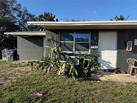6019 Hayes St in Hollywood, FL - Building Photo