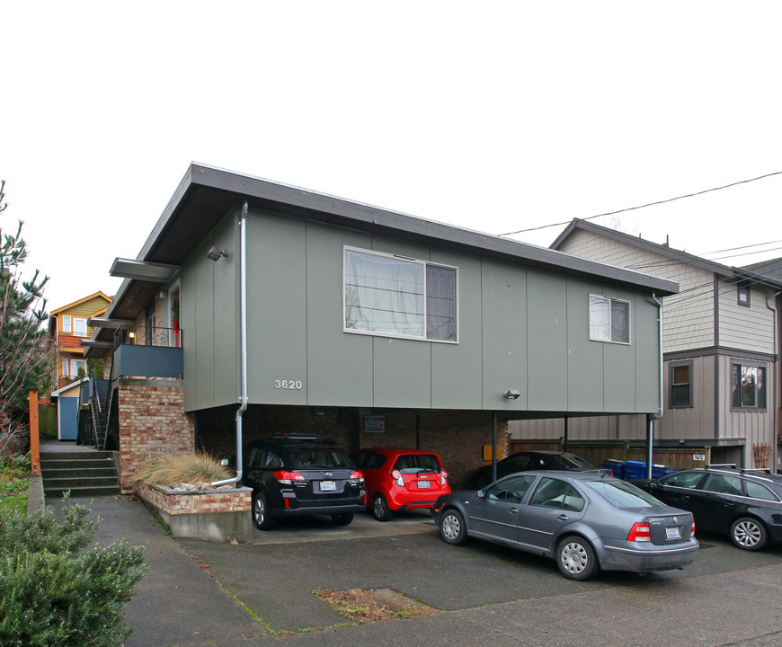 3620 Dayton Ave N in Seattle, WA - Building Photo