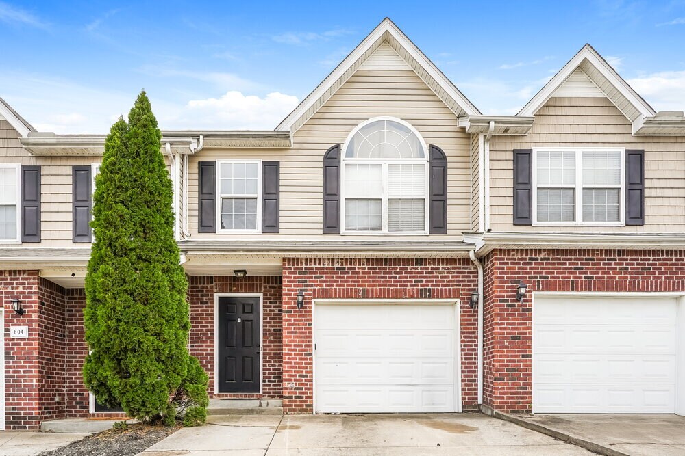 602 Nixon Way in La Vergne, TN - Building Photo