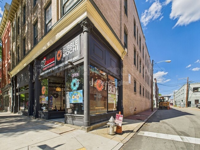 200 W Broad St in Richmond, VA - Building Photo - Building Photo