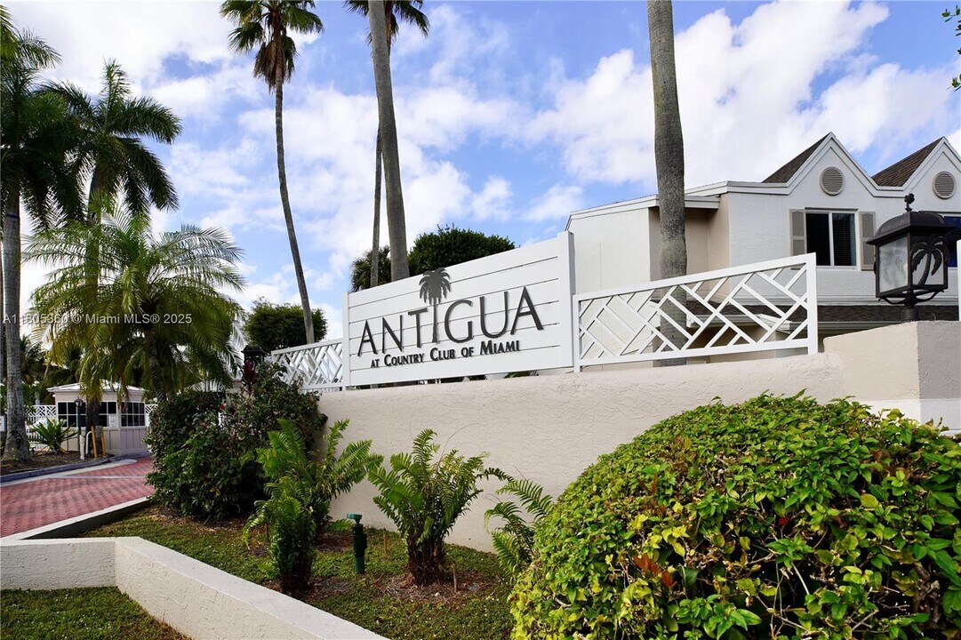 6755 NW 175th Ln in Hialeah, FL - Building Photo