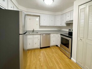 121 Salem St, Unit #34 in Malden, MA - Building Photo - Building Photo