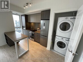 70 Annie Craig Dr in Toronto, ON - Building Photo - Building Photo