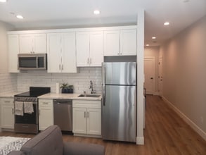 725 19th St in Sacramento, CA - Foto de edificio - Building Photo