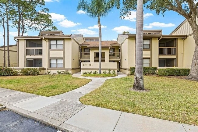 222 Woodlake Wynde, Unit 222 in Oldsmar, FL - Foto de edificio - Building Photo