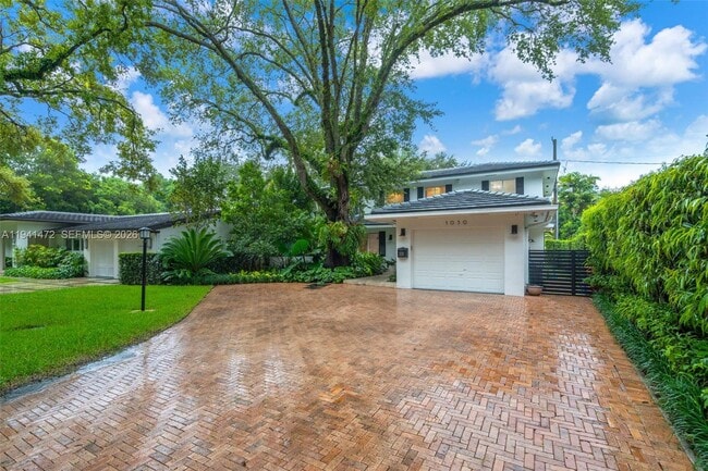 1030 Manati Ave in Coral Gables, FL - Building Photo - Building Photo