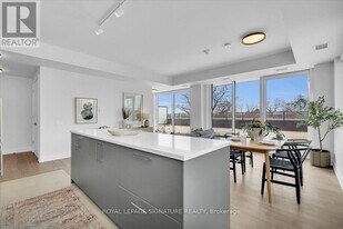 664 Spadina Ave. in Toronto, ON - Building Photo