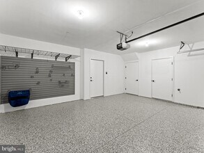 2015 Tysons Ridgeline Rd in Falls Church, VA - Building Photo - Building Photo