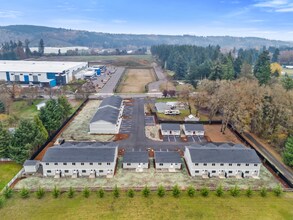 2999 Harrison Ave in Centralia, WA - Building Photo - Building Photo