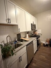 172 W 8th Ave, Unit A in Columbus, OH - Building Photo - Building Photo