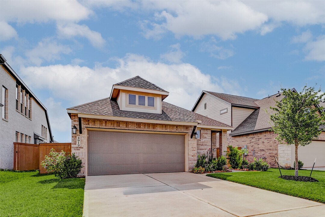 4919 Shimmer Side Dr in Katy, TX - Building Photo