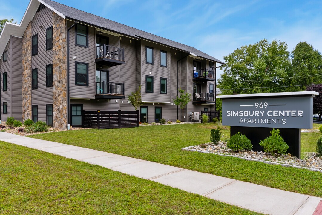 Simsbury Center Apartments in Simsbury, CT - Foto de edificio