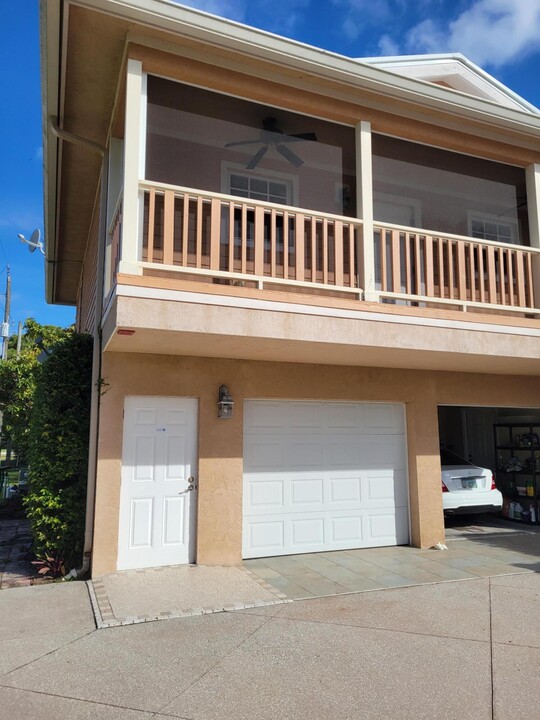 8553 SE Pettway St-Unit -Garage Apt in Hobe Sound, FL - Building Photo