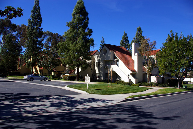 Bernardo Pines in San Diego, CA - Building Photo - Building Photo