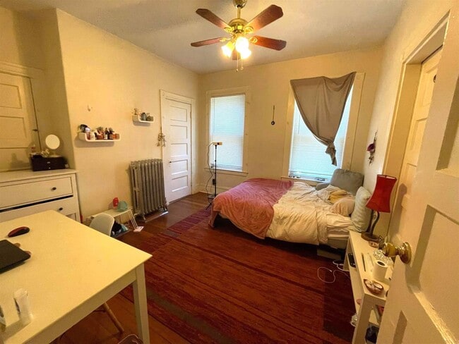 177 River St, Unit 1 in Cambridge, MA - Foto de edificio - Building Photo