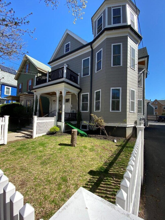 15 Orchard St, Unit #1 in Cambridge, MA - Building Photo - Building Photo